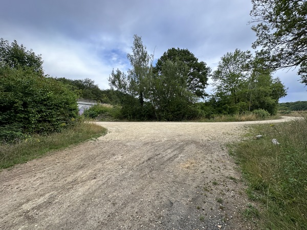 Nous fermons notre première boucle et allons tourner à gauche pour repasser sous la N154.