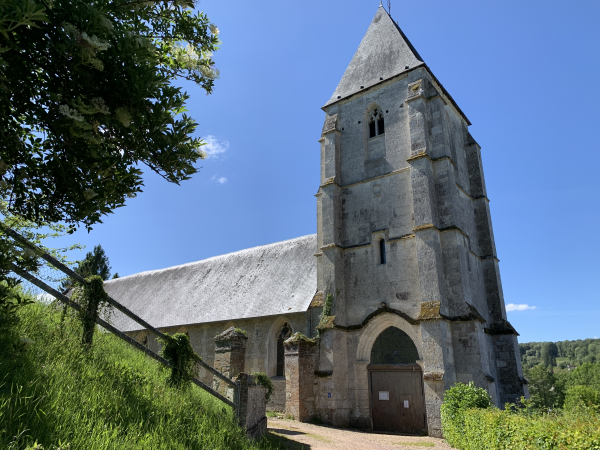 Nous voilà de retour au pied de l'église Notre-Dame (XVe).