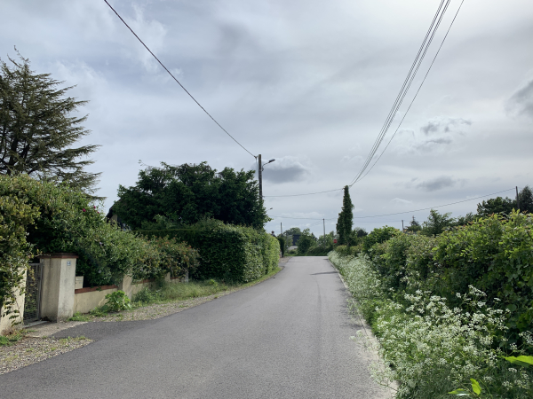 Nous allons suivre l'Impasse de la Folletière pour retrouver le centre de Préaux.
