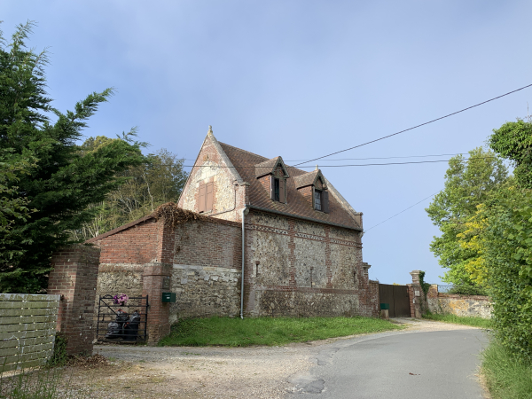 Nous arrivons au Montessard, nous allons tourner bientôt à gauche vers le Chemin du Marmion.