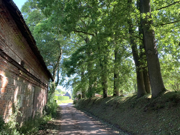 Nous traversons le hameau de Bosc-à-Boc et prendrons la première route à droite.