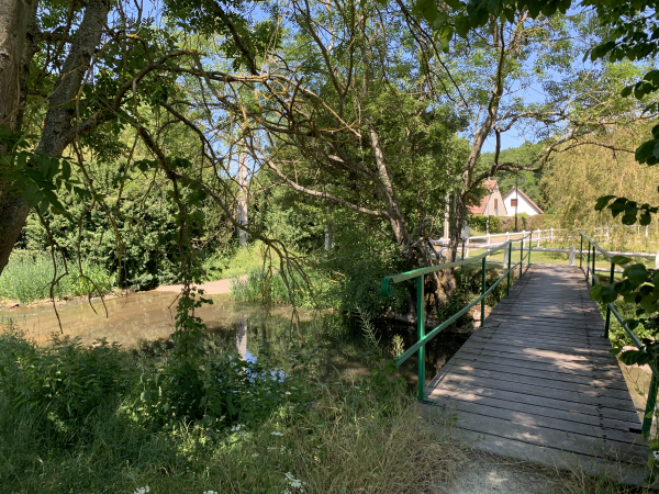 Nouveau gué et passerelle sur le Sec-Iton aux Murets.