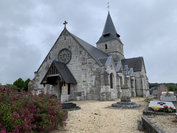 L'église de Saint-Arnoult est le départ officiel du circuit que nous suivons. Un panneau, près de l'église, marque le point de départ. Nous avons préféré partir de Caudebec, et avoir la belle montée vers Saint-Arnoult en début et non en fin de rando...