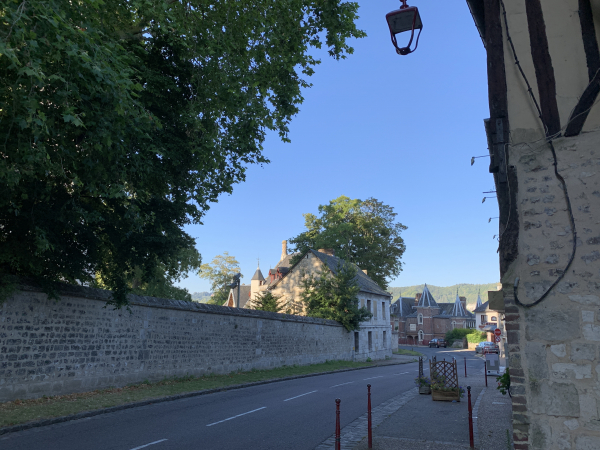 Il est possible de couper pour éviter le bourg, mais ce serait dommage de s'en priver !