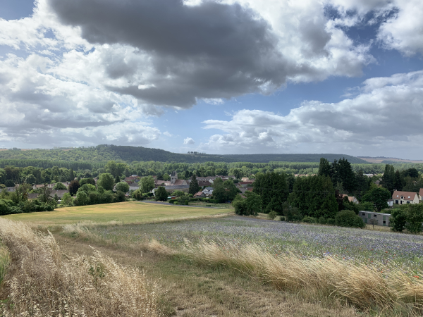 Nous commençons notre descente par le sentier des Groults au lieu-dit Les Avernes.