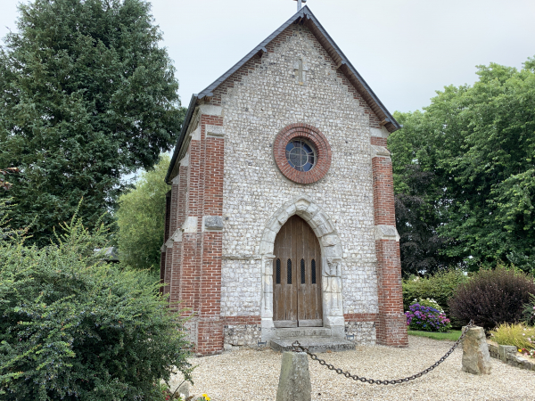 La chapelle Saint-Gilles (XIXe), succède à un oratoire construit par les seigneurs de Houdetot.