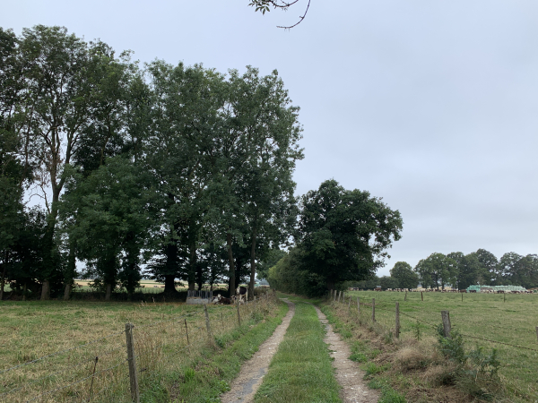 Nous contournons le lieu-dit Alvimbuc en direction d'Autretot.
