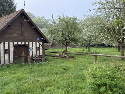 le circuit contourne le village et offre des occasions de photos à chaque pas.