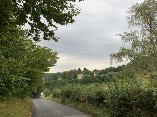 Au Carrefour du Chêne Fourchu, nous avons quitté les chemins pour rejoindre la route de la Forêt d'Elbeuf qui nous conduit jusqu'à St-Cyr-la-Campagne.
