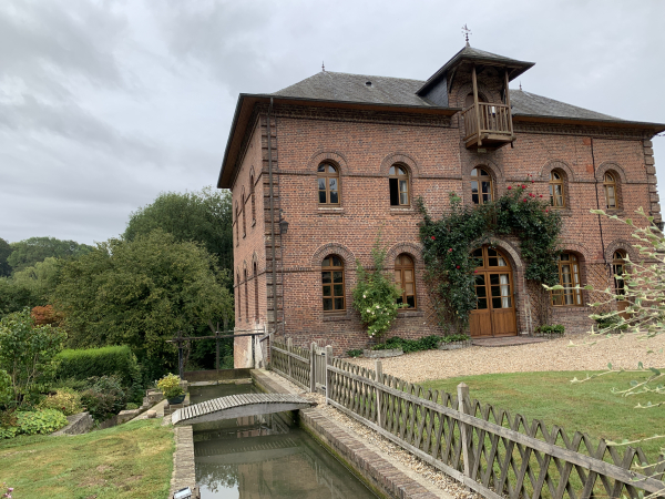 Fontaine-Châtel, ancien moulin sur le Crevon.