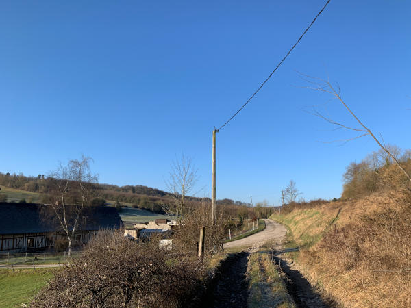 Au niveau de la ferme de La Vallée, nous rejoignons la petite route qui monte vers St-Martin-au-Bosc.