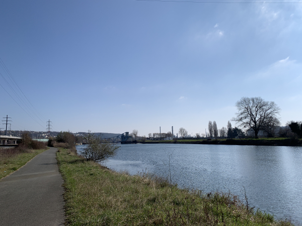 Nous profitons un peu de la Seine, le long du Canal de Tancarville.