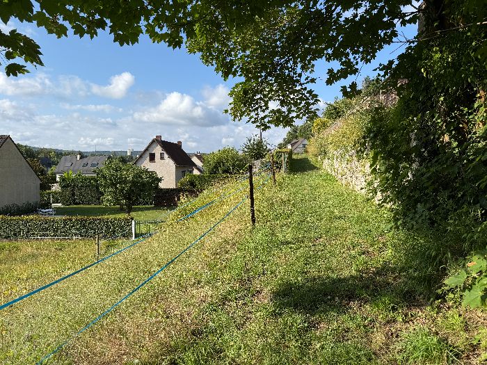 La rue des Champs débouche sur la Cavée du Rossignol que je vais prendre à droite.