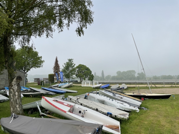 Nous longeons la base nautique d'Hénouville.