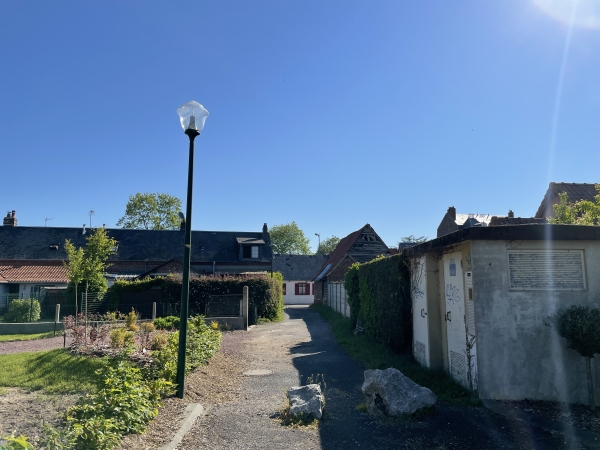 Nous n'entrons pas dans le bourg de Criel-sur-Mer et nous dirigeons vers l'Yères par la rue du Moulin à Huile.