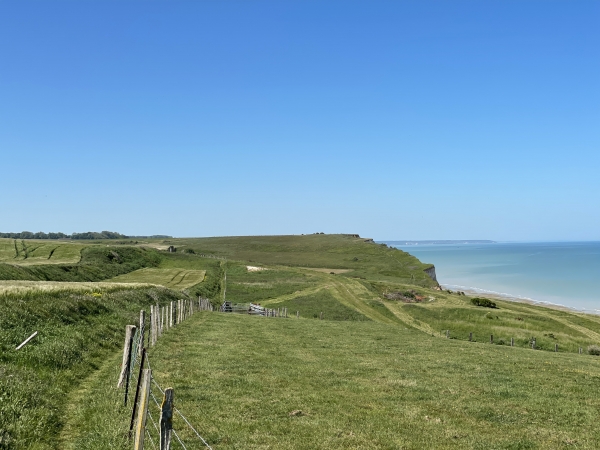 En fonction de l'état de la falaise, le GR21 est plus ou moins proche du bord.