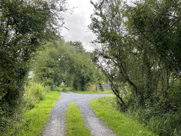 Nous allons quitter ici la Chaussée du Grand Marais pour tourner à droite vers Robehomme.