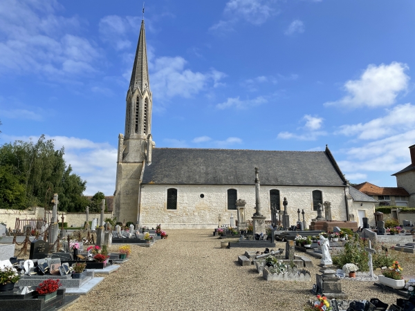 Nous voilà de retour à Petiville, avec ici son église Notre-Dame (XVIIe remaniée).