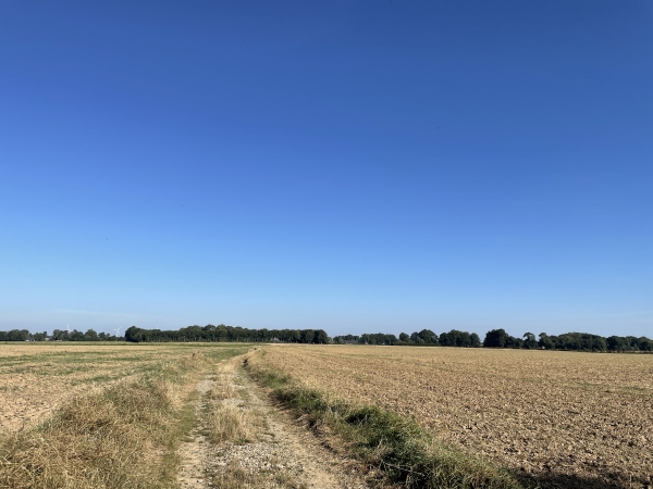 Toujours sur le GR212B, nous traversons maintenant la Plaine du Moulin.