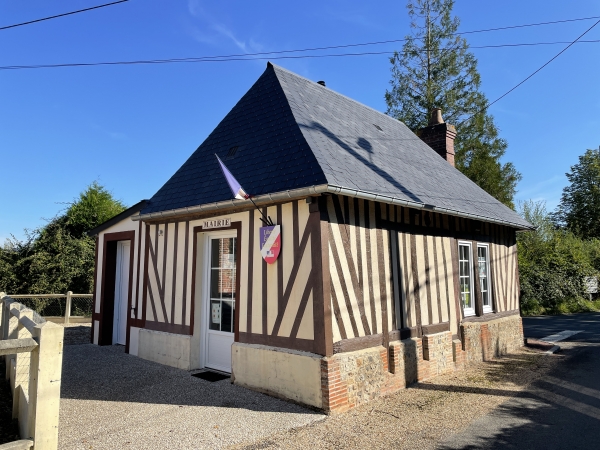 Mairie de La Chapelle-Hareng.