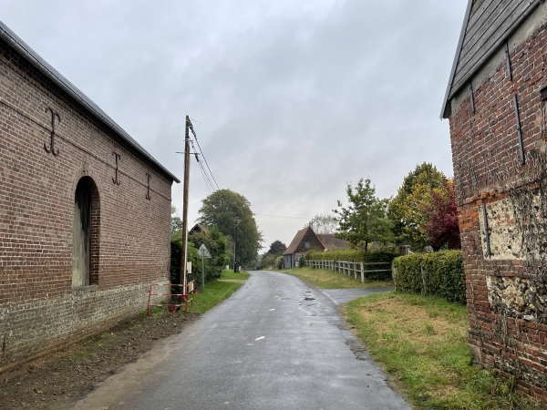 Nous traversons la Corbière sur la D296 en direction du GR210.