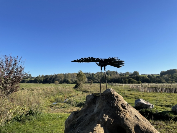 Longueil, sculpture d'oiseau rue de la Mer.