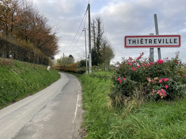 Entrée dans Thiétreville.