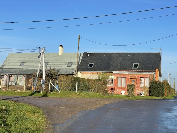A l'entrée du hameau de la Quesne, nous tournons à gauche dans la rue du Petit Mont Alix.