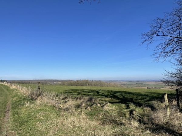 Nous voilà sur le chemin de la Mistacrie, qui mène au hameau de la Mistaquerie, deux orthographes différentes.
