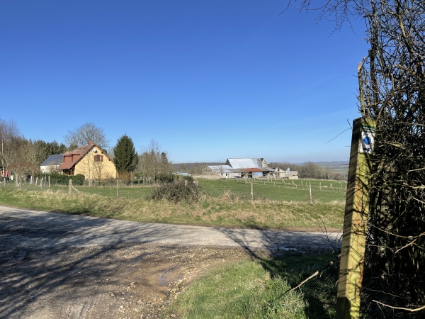 Arrivés à la Mistaquerie, nous descendons à droite par la rue de la Mistacrie.