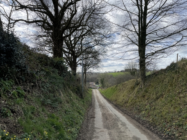 Nous sortons de Turretot par la Côte du Rome, en direction de Notre-Dame-du-Bec.