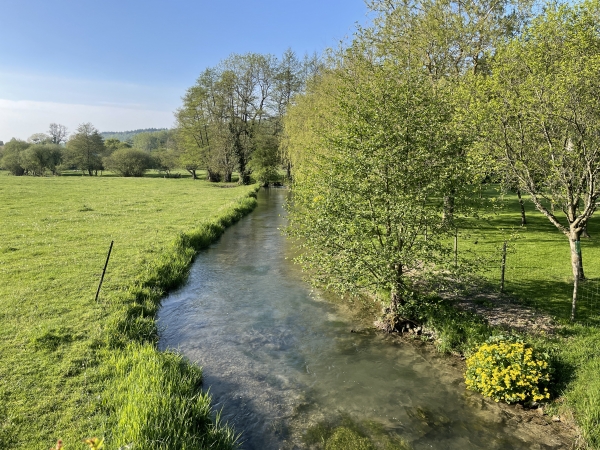 Nous traversons le Héron et continuons vers la vallée du Tot.