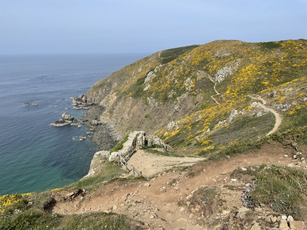 Regard arrière sur le Sentier du Littoral.