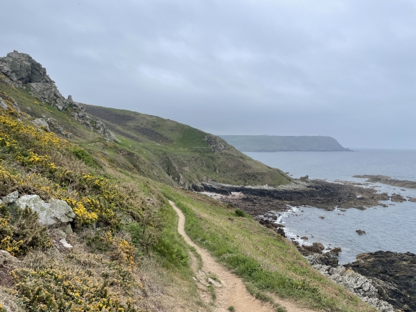 Nous sommes maintenant sur le Sentier du Littoral, avec ses paysages époustouflants. Nous approchons de la Pointe du Houpret.