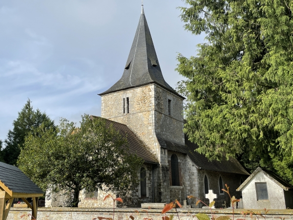 Nous arrivons près de l'église Saint-Laurent de Thierville, à quelques mètres de notre point de départ.