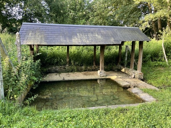 Un ancien lavoir à proximité de deux sources.