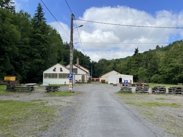 Au XIXe siècle, des gisements de fer ont été exploités dans cette mine. L'exploitation s'est arrêtée en 1989. La mine est devenue un musée avec la salle des pendus, la lampisterie, la descenderie...