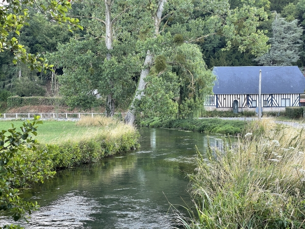 Je vais monter en face, sur le coteau est de l'Orbiquet.