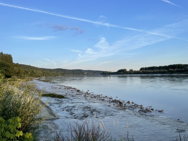 Nous partons du parking du quai et profitons du jour qui se lève sur la Seine.