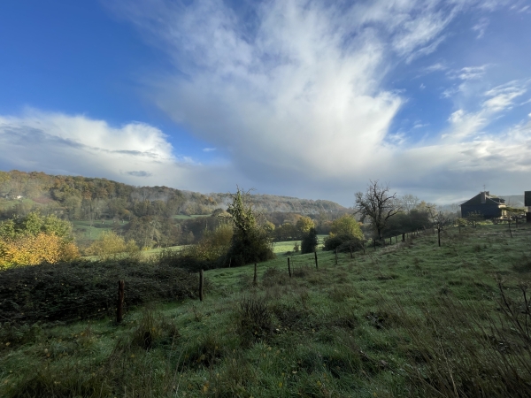 Vue sur la vallée du ruisseau des Godeliers.