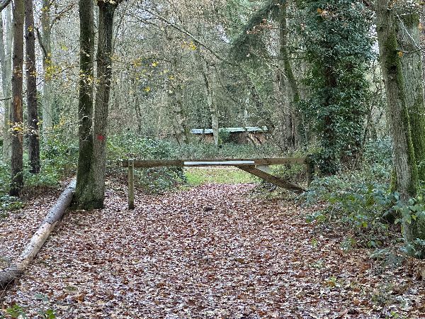 Je sors provisoirement du Parc Parissot.
