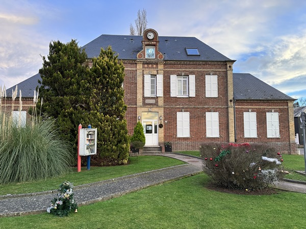 Nous partons du parking de la mairie de Ste-Opportune-du-Bosc