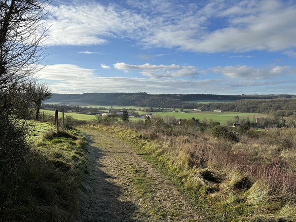 Deuxième belle montée de ce circuit, avec, à nouveau, un beau panorama sur la vallée.