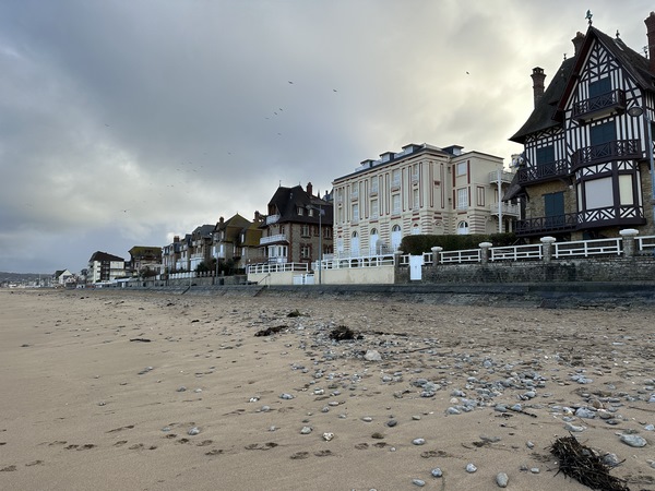 Il nous aura fallu une heure et dix minutes pour relier les deux stations balnéaires.&nbsp;