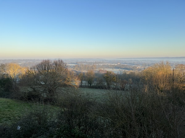 Le panorama sur la vallée de la Touques est incontournable. D'autres photos et une vidéo sont dans l'album de la rando.