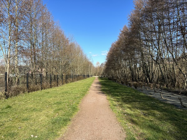L'Orange coule à notre droite. Nous allons bientôt fermer la boucle.