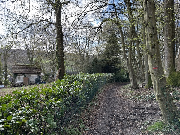 Nous sommes au-dessus de St-Martin et de la voie ferrée.