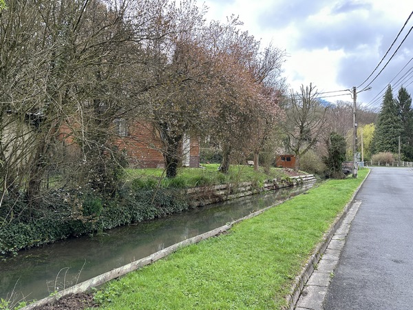Nous allons passer le pont pour rejoindre le chemin du Vieux Moulin.