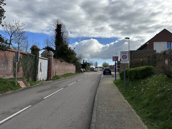 Nous rejoignons le centre de Roncherolles.