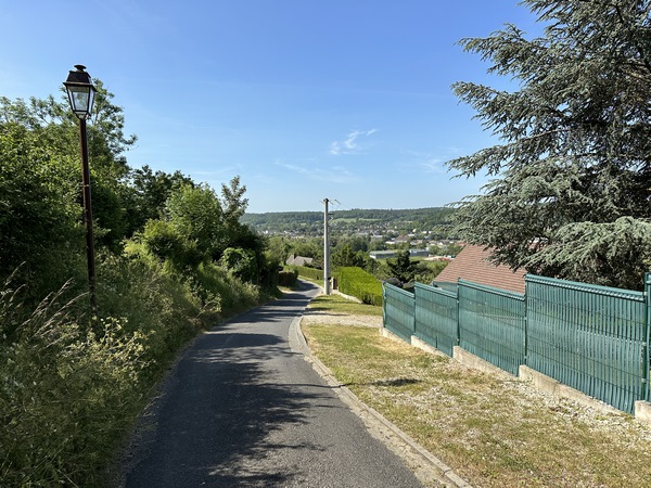 Nous quittons le chemin au lotissement du Coteau Duret, mais le retrouverons un peu plus loin.